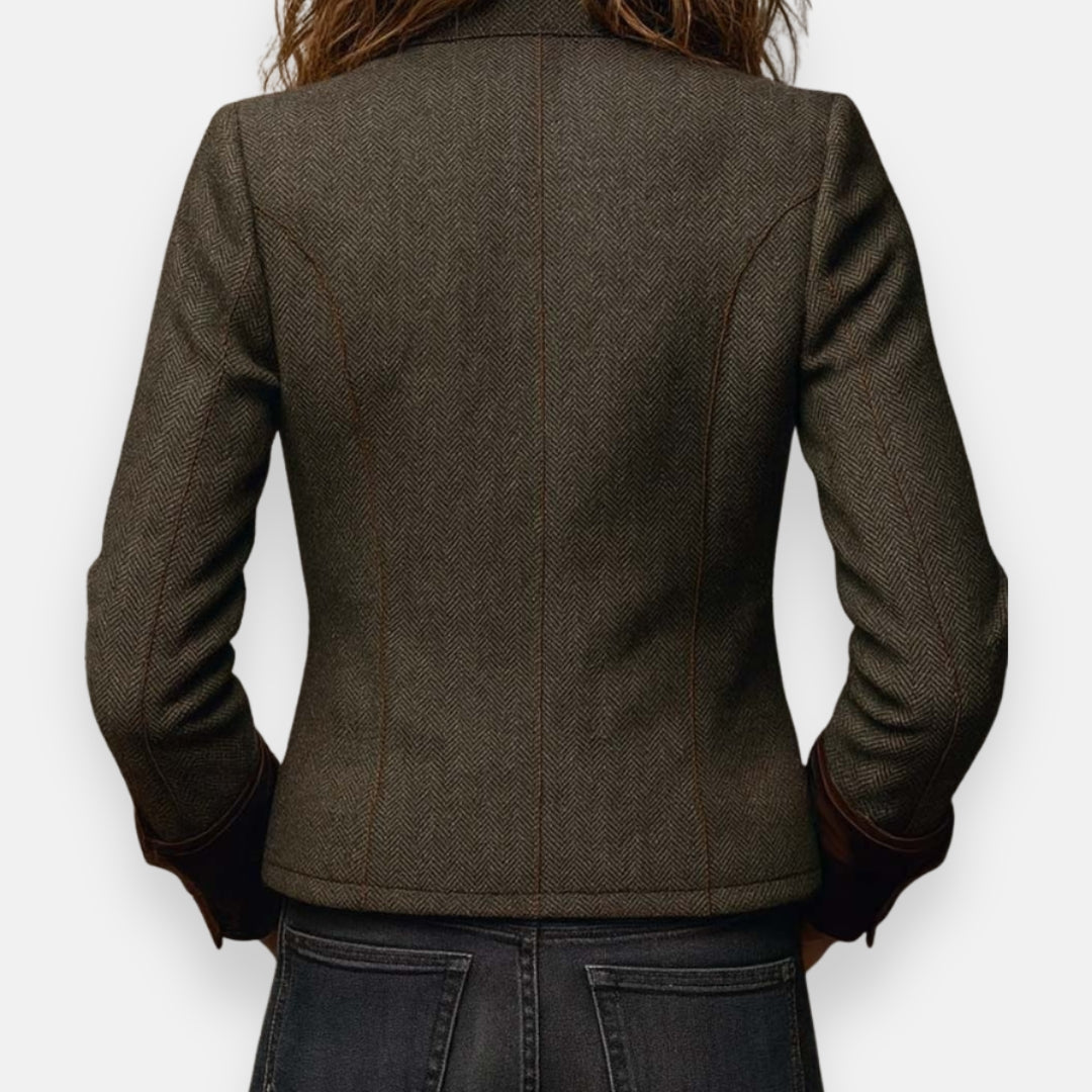 Elspeth – Chic Tweed Jacket Featuring Luxurious Velvet Accents