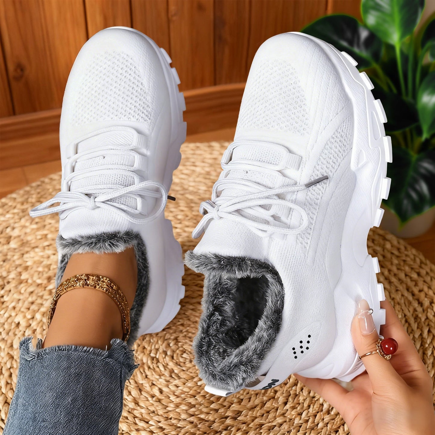 Henrietta – Lightweight Casual Fleece Lace-Up Sneakers
