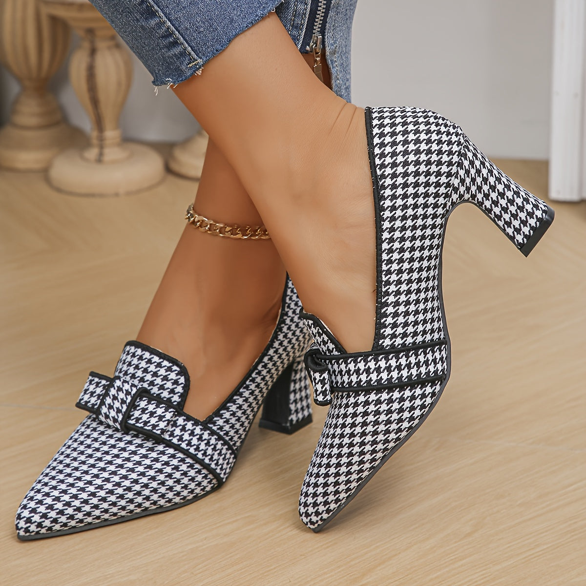 Leontine – Houndstooth Print Heeled Pumps