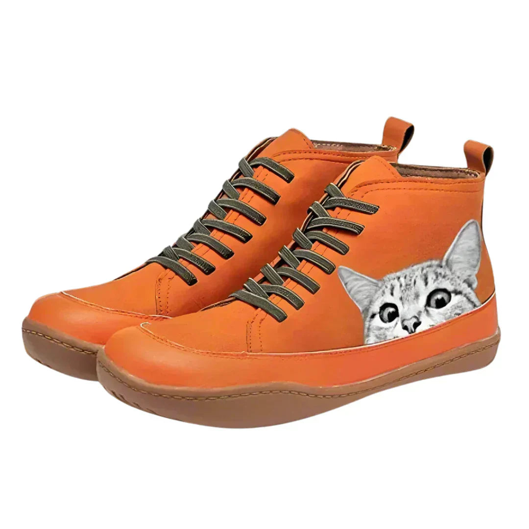 Jane – Leather Ankle Boots with Cat-Inspired Design