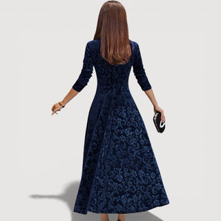 Lola – Sophisticated Velvet Gown