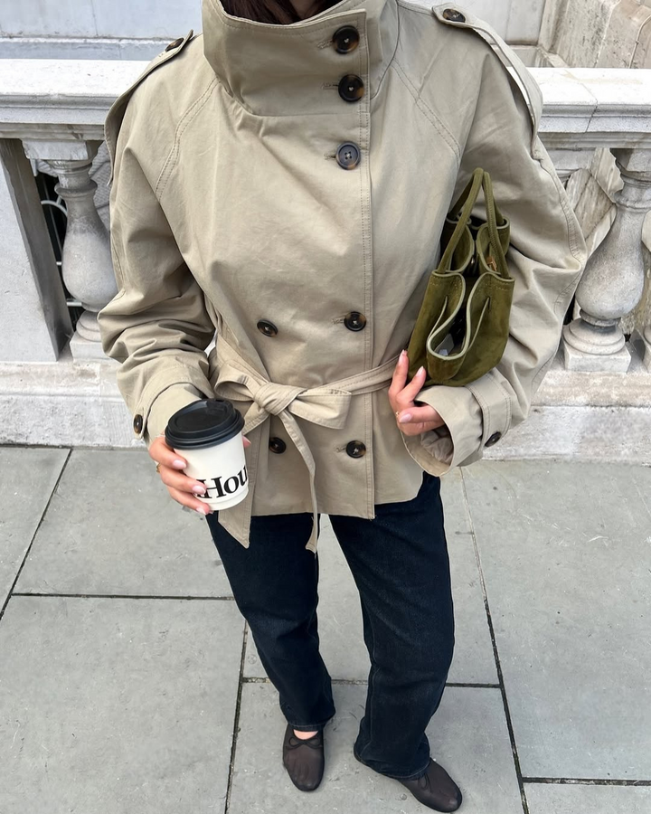Millie – Chic Cropped Trench Coat for Effortless Autumn Style