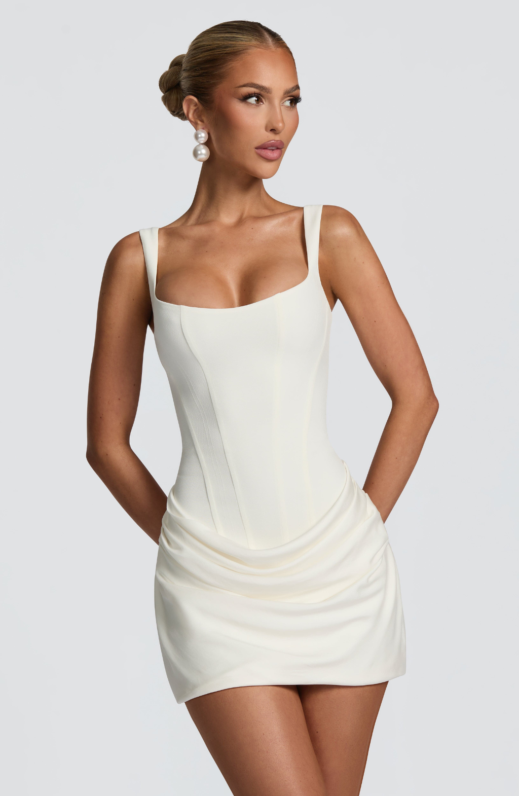 Lucia – Form-Fitting Hourglass Mini Dress