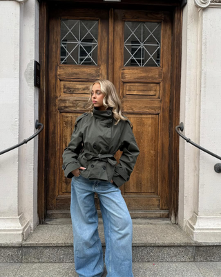 Millie – Chic Cropped Trench Coat for Effortless Autumn Style