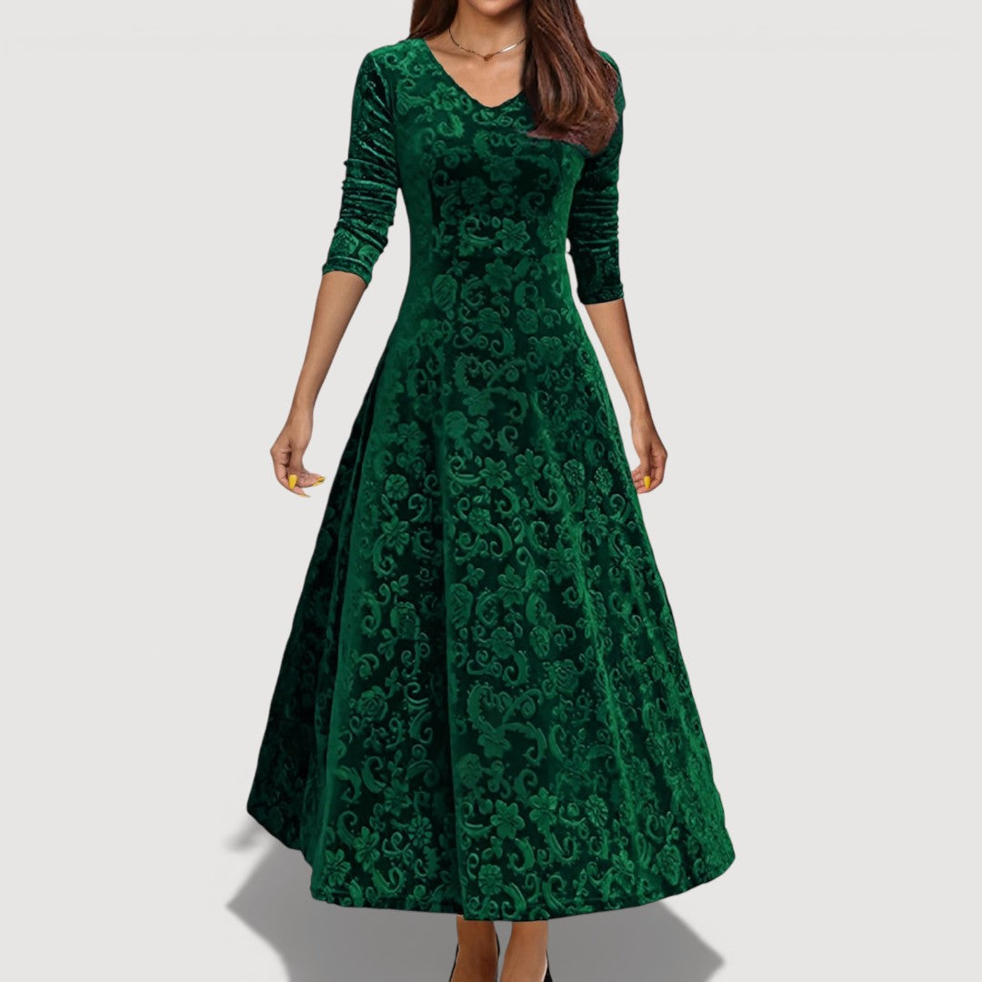 Lola – Sophisticated Velvet Gown