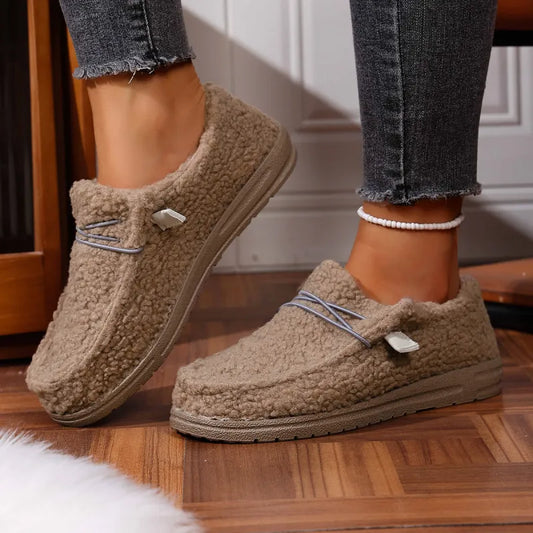 Claire – Cozy Teddy Slippers