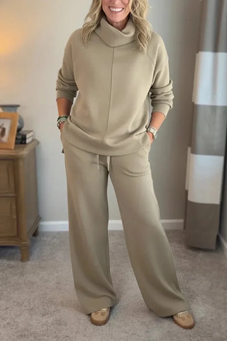 Quinn – Relaxed Turtleneck Two-Piece Ensemble