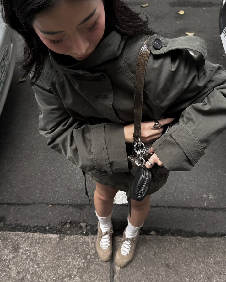 Millie – Chic Cropped Trench Coat for Effortless Autumn Style
