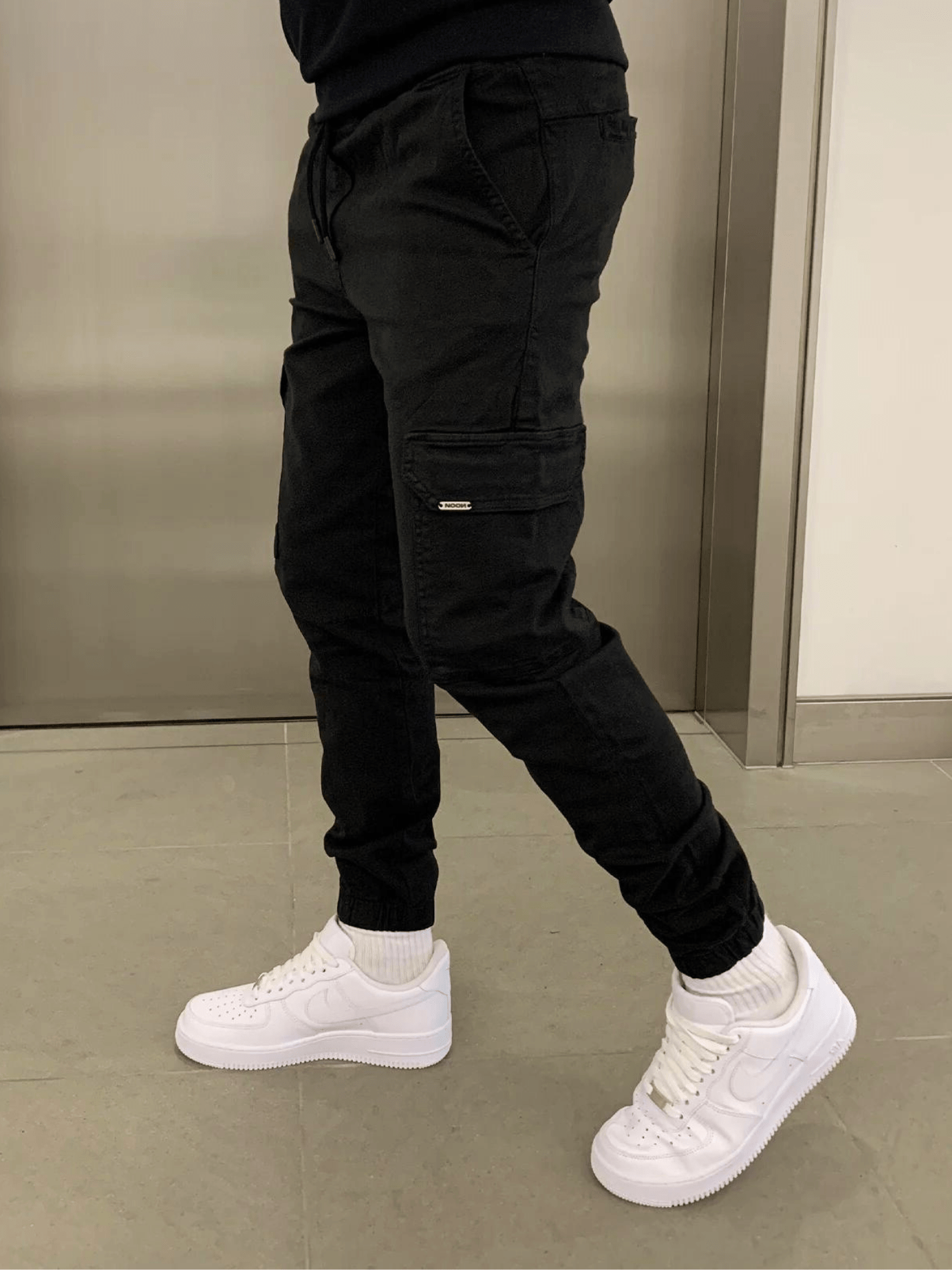 William – Trendy and Functional Cargo Joggers