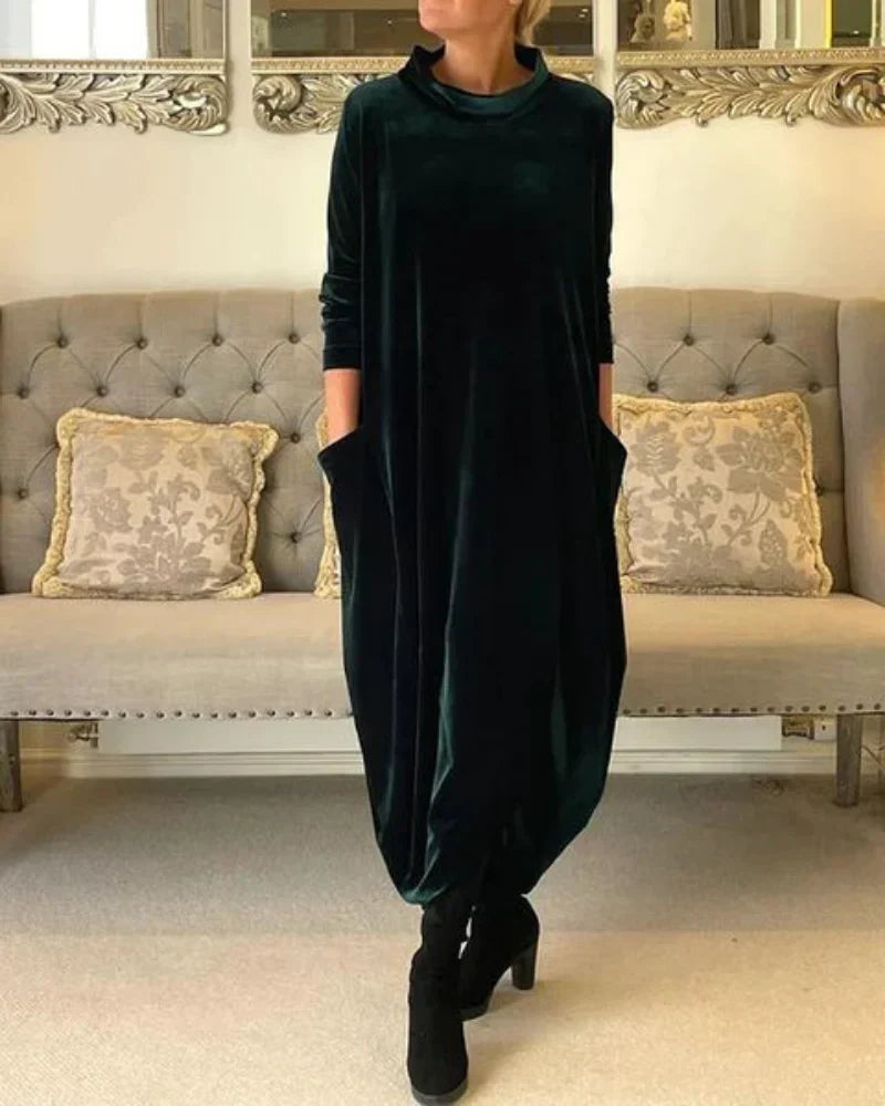 Etta – Chic Velvety Winter Dress with Convenient Pockets
