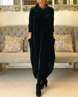 Etta – Chic Velvety Winter Dress with Convenient Pockets