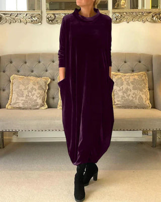 Etta – Chic Velvety Winter Dress with Convenient Pockets
