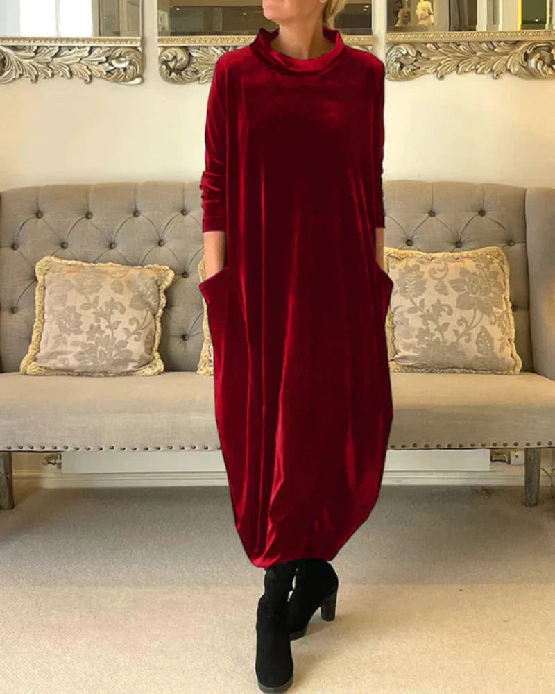 Etta – Chic Velvety Winter Dress with Convenient Pockets
