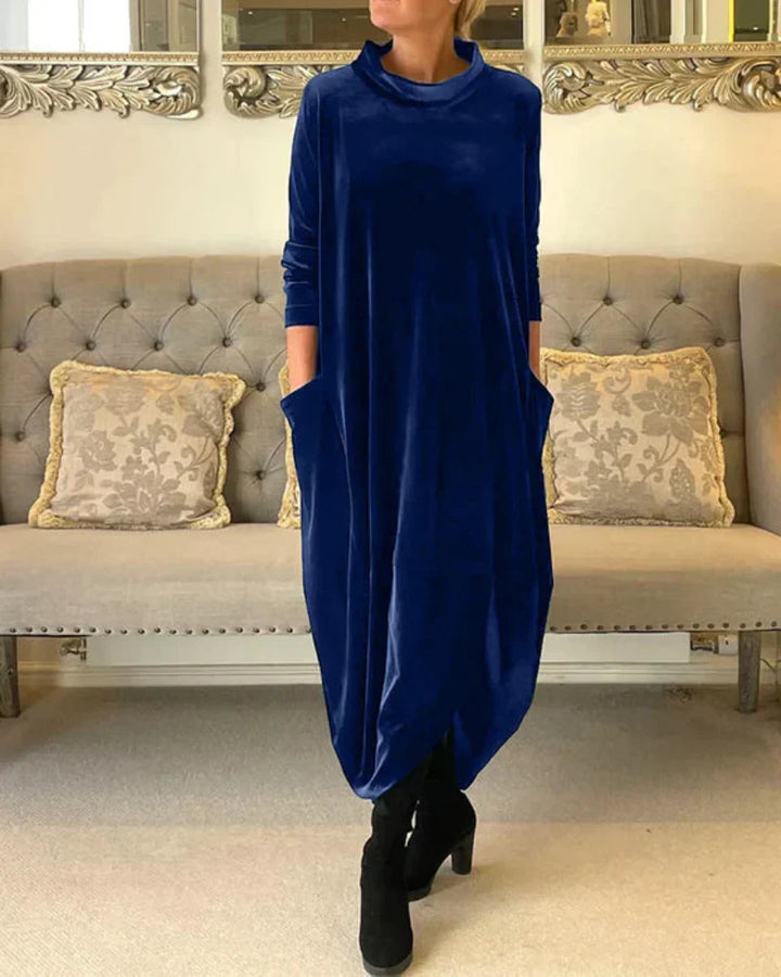 Etta – Chic Velvety Winter Dress with Convenient Pockets