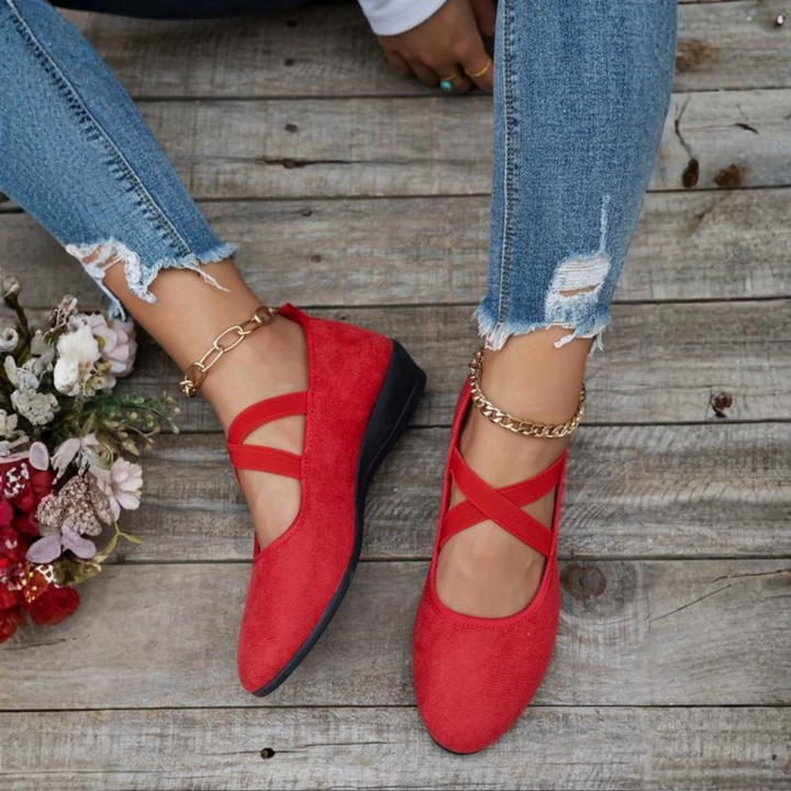 Ada – Closed-Toe Wedge Ballerina Flats