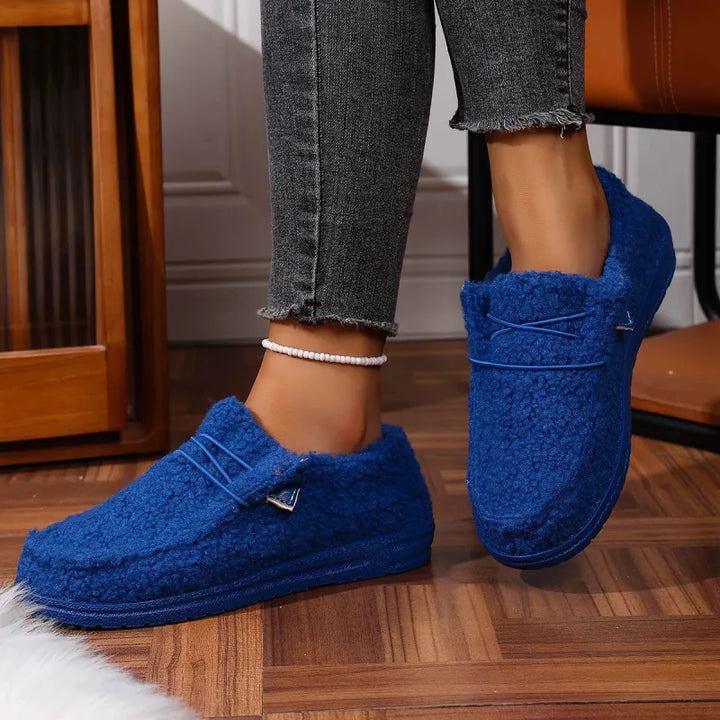 Claire – Cozy Teddy Slippers