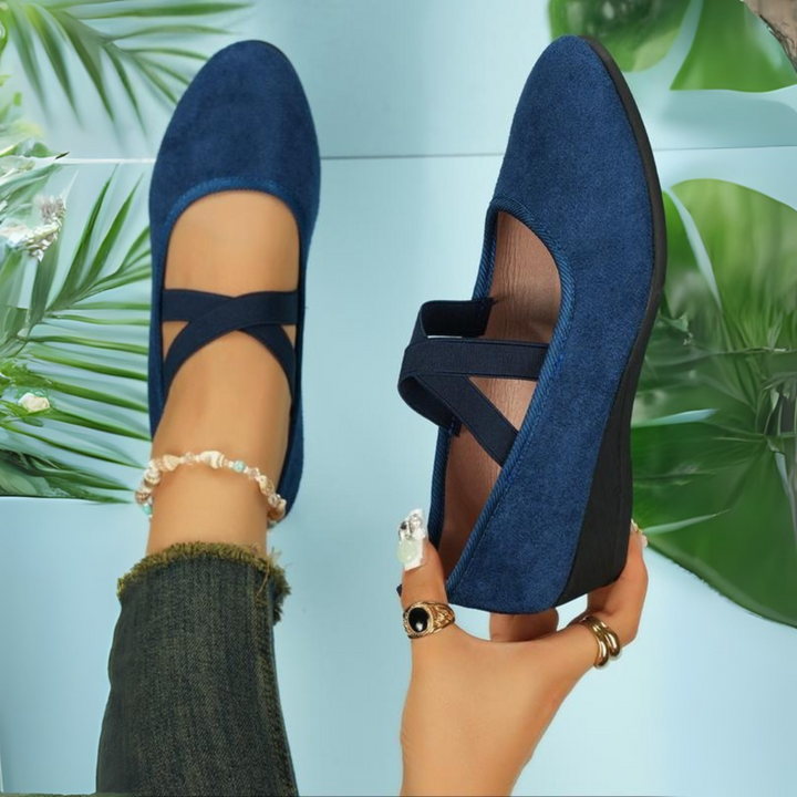Ada – Closed-Toe Wedge Ballerina Flats