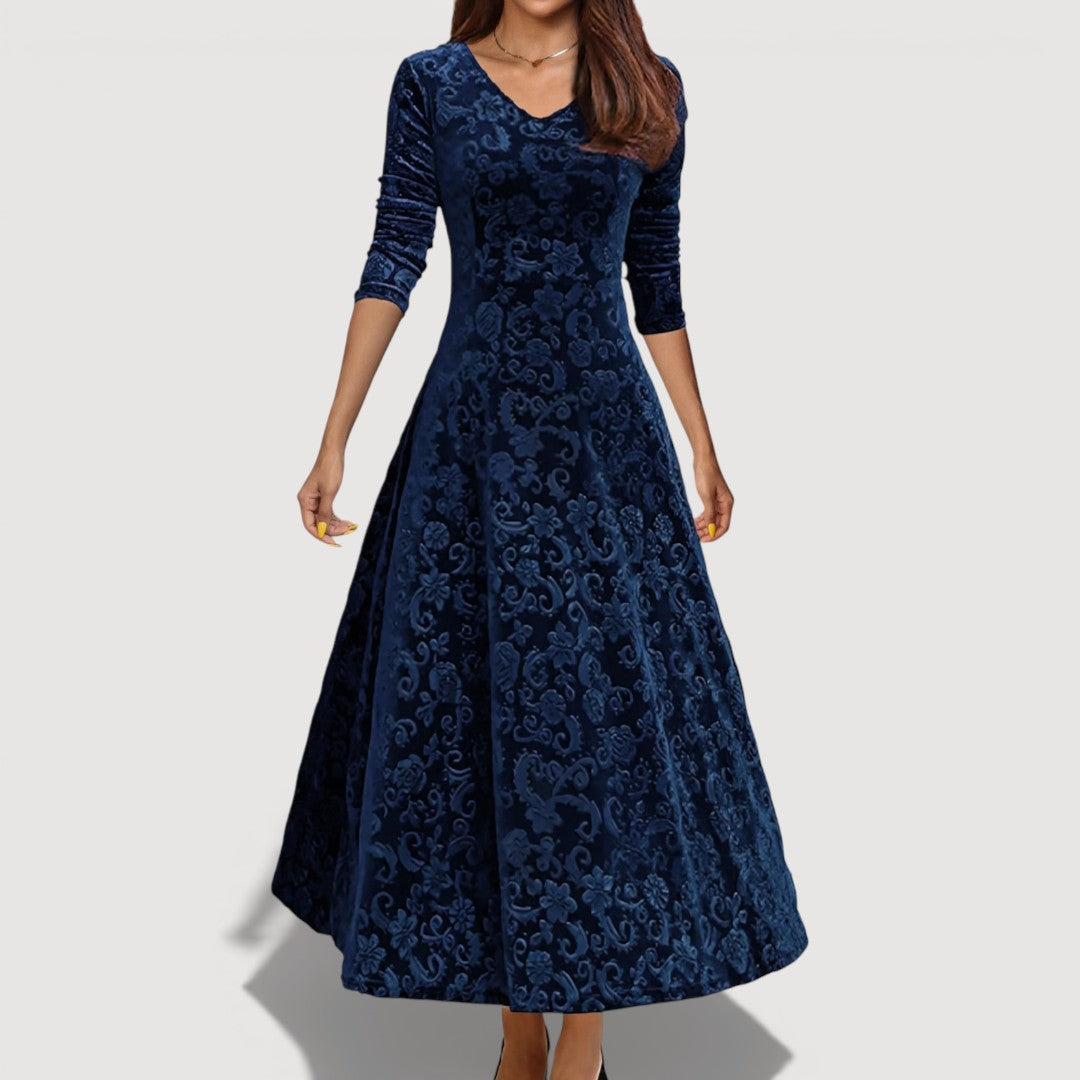 Lola – Sophisticated Velvet Gown