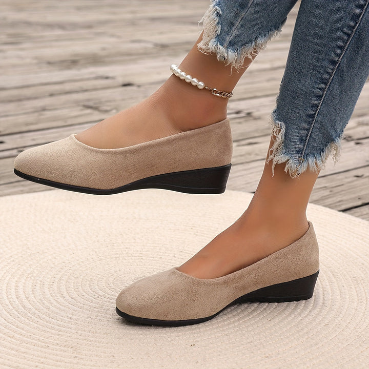 Imelda – Cozy Wedge-Heel Ballet Flats