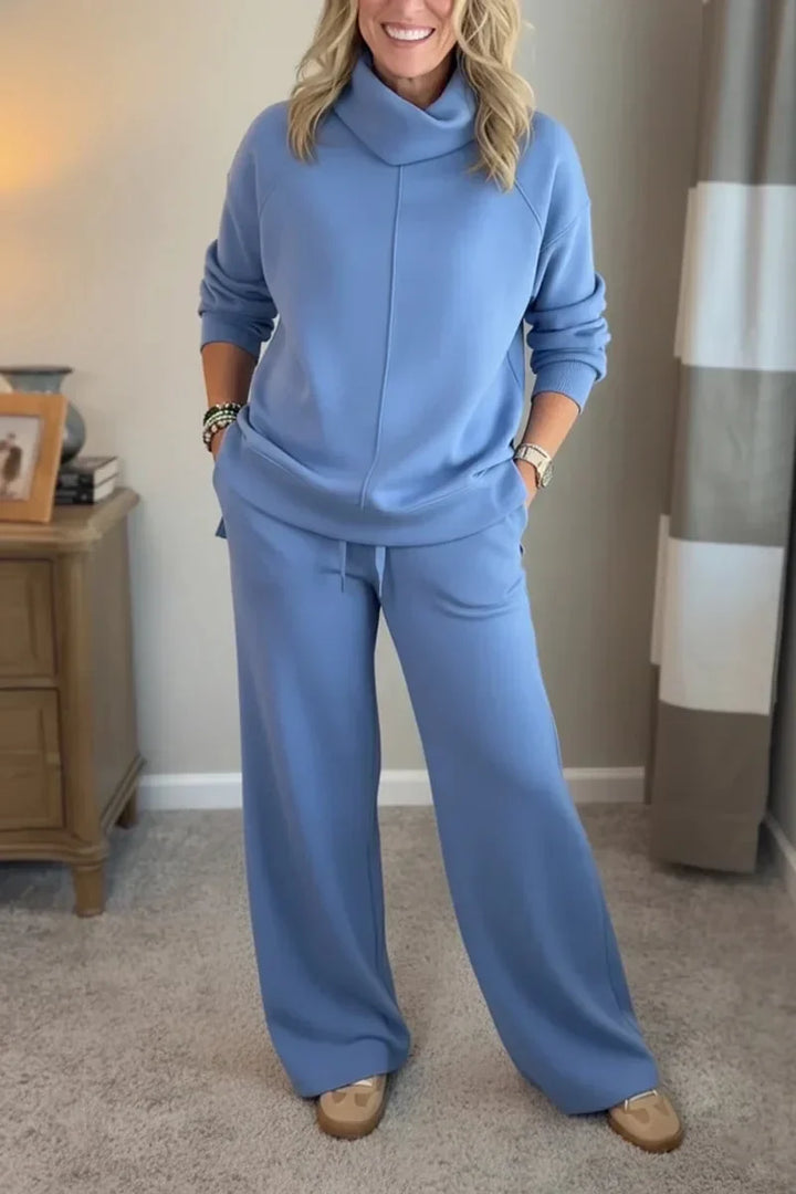 Quinn – Relaxed Turtleneck Two-Piece Ensemble