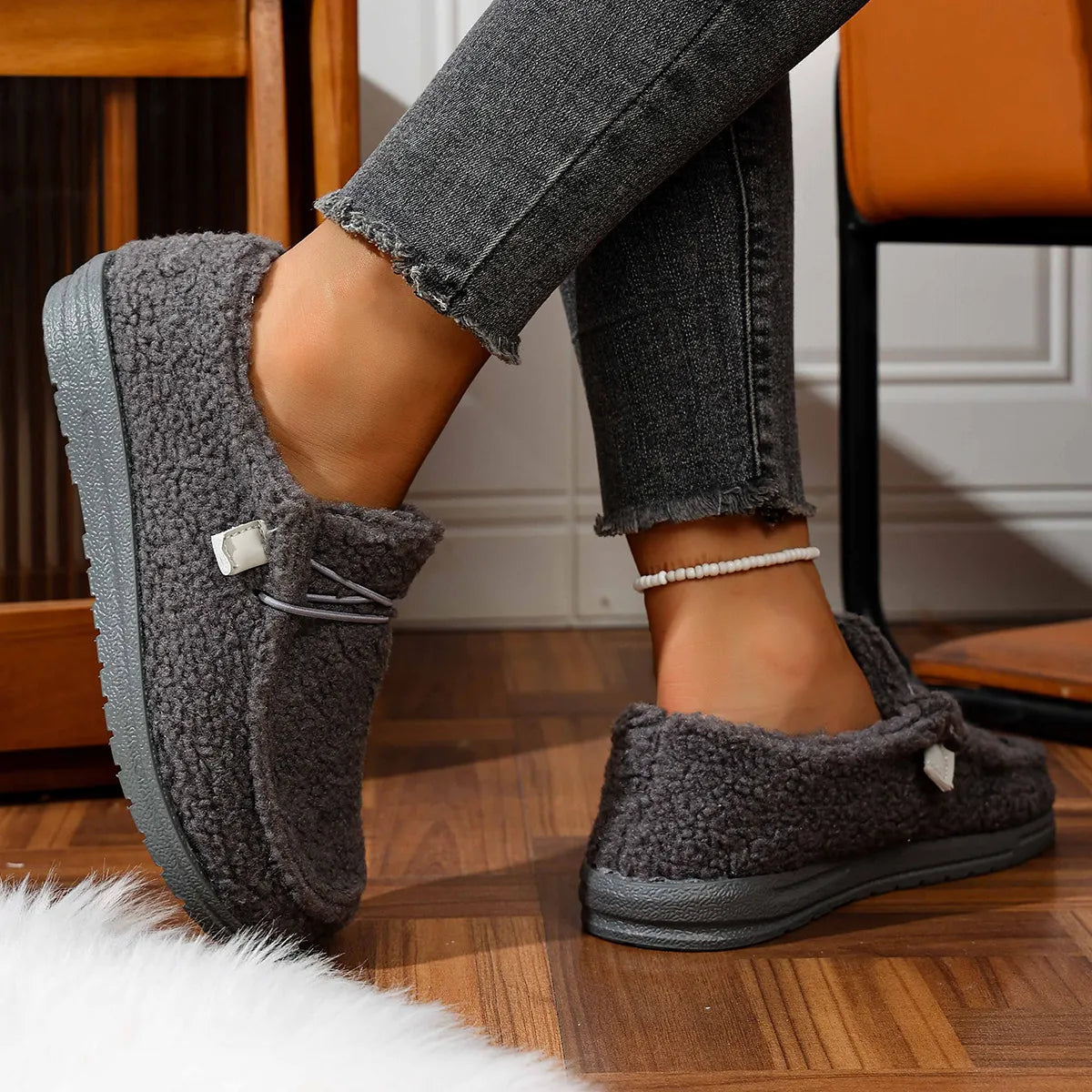 Claire – Cozy Teddy Slippers