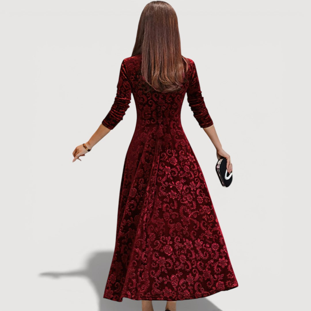 Lola – Sophisticated Velvet Gown