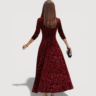 Lola – Sophisticated Velvet Gown