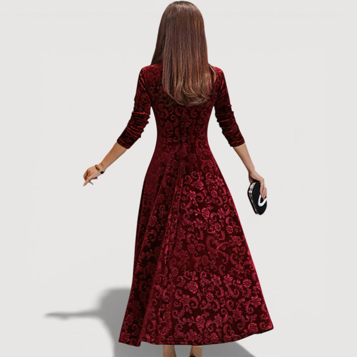 Lola – Sophisticated Velvet Gown