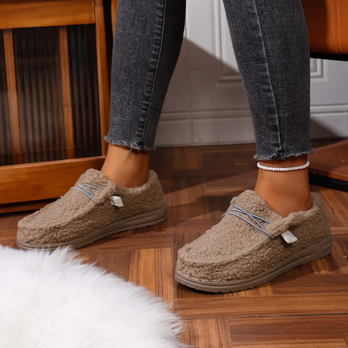 Claire – Cozy Teddy Slippers