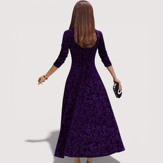Lola – Sophisticated Velvet Gown