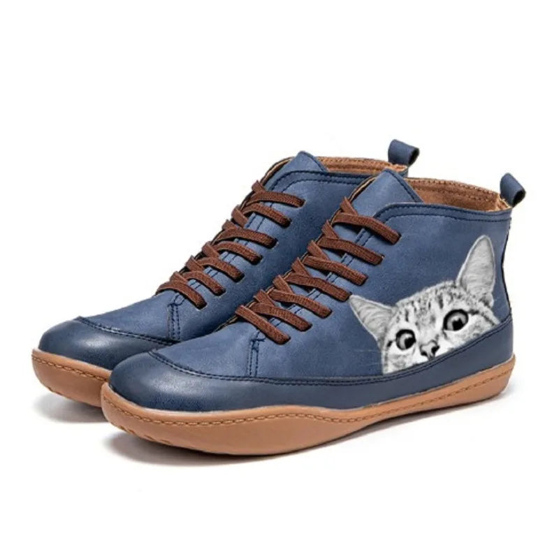 Jane – Leather Ankle Boots with Cat-Inspired Design