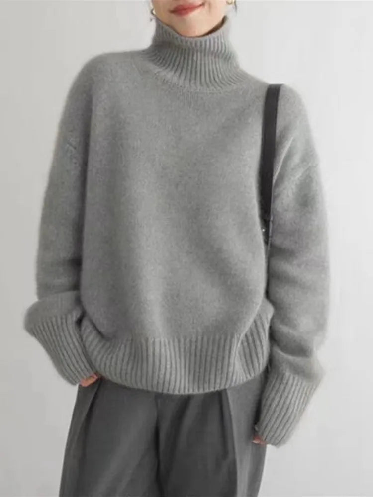 Lottie – Timeless Elegance Cashmere Turtleneck