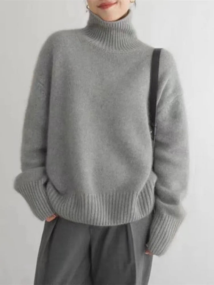 Lottie – Timeless Elegance Cashmere Turtleneck