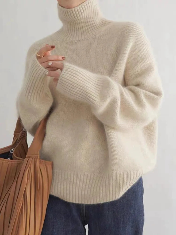 Lottie – Timeless Elegance Cashmere Turtleneck