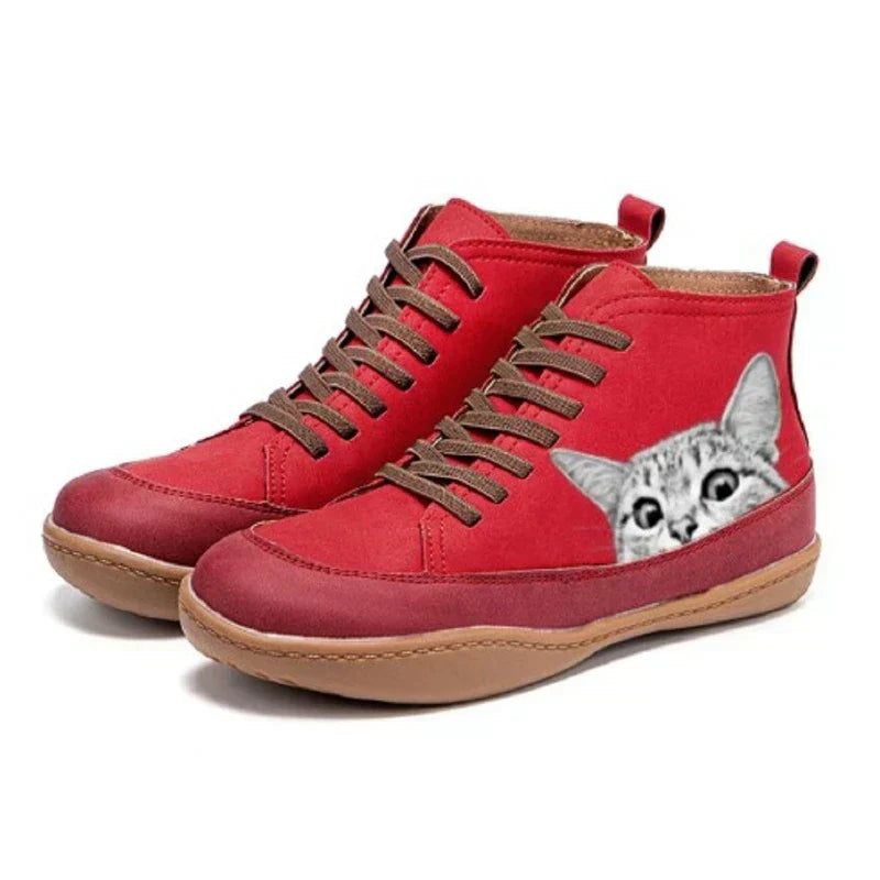 Jane – Leather Ankle Boots with Cat-Inspired Design