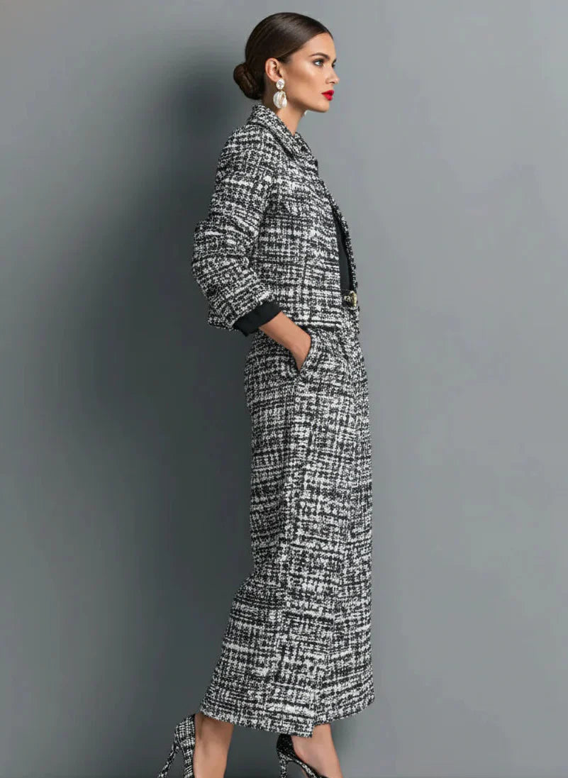 Yara - Chic Two-Piece Ensemble