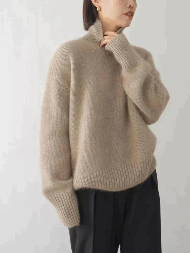 Lottie – Timeless Elegance Cashmere Turtleneck