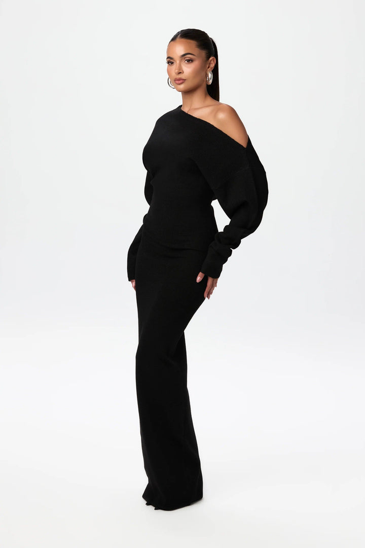 Solara – Elegant Off-Shoulder Luxe Dress