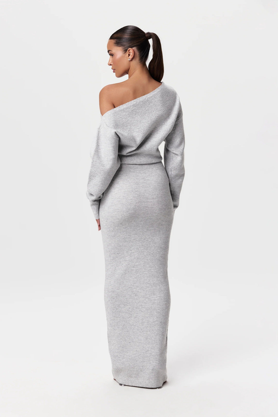 Solara – Elegant Off-Shoulder Luxe Dress
