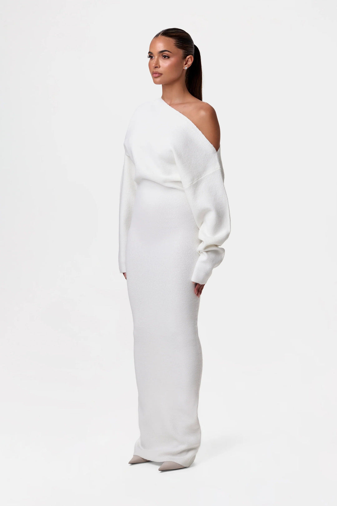 Solara – Elegant Off-Shoulder Luxe Dress