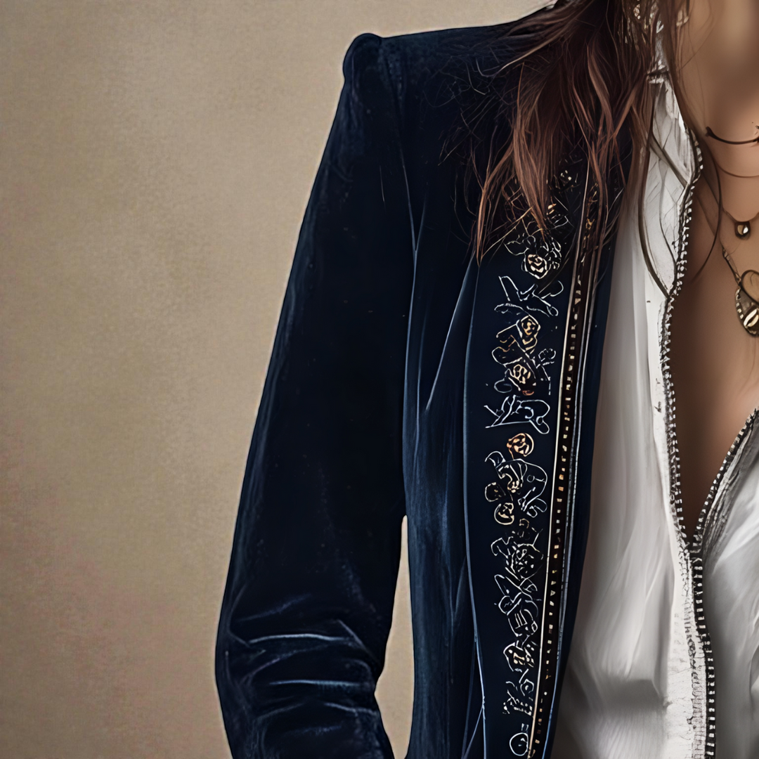Matilda – Luxurious Velvet Blazer