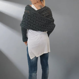 Alice – Chic and Lightweight Winter Shawl