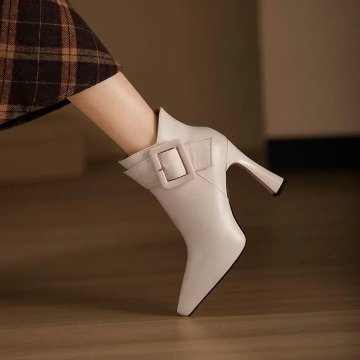Aveline – Buckle Boots in Vegan Leather