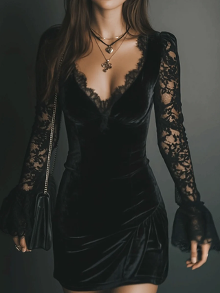 Eliza – Mini Dress in Velvet and Lace