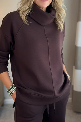 Quinn – Relaxed Turtleneck Two-Piece Ensemble