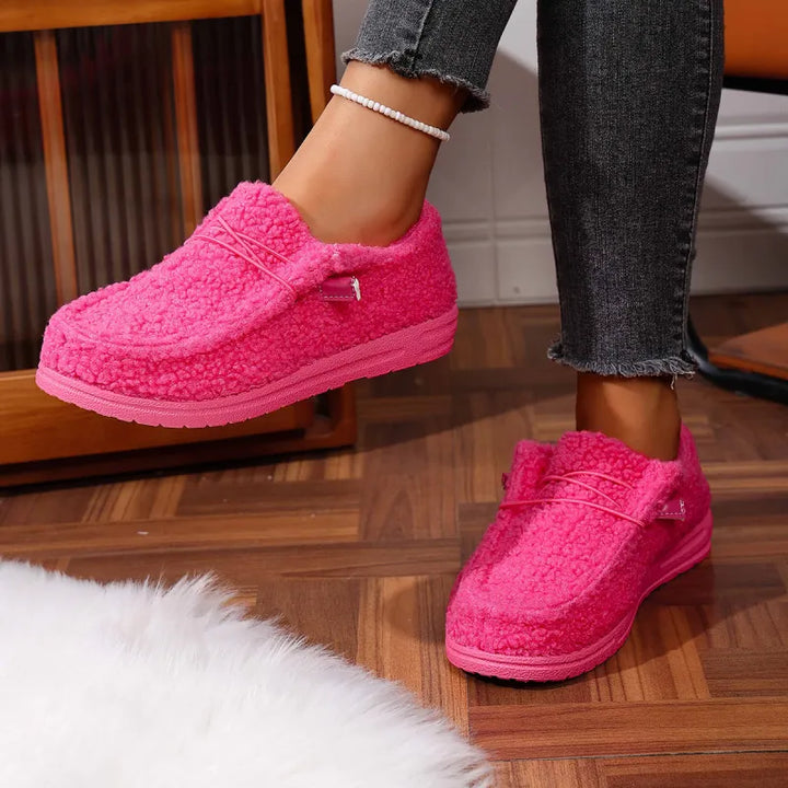 Claire – Cozy Teddy Slippers