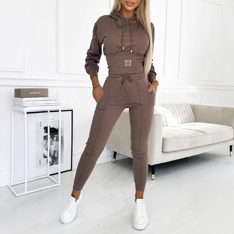 Octavia – Stylish Cotton Tracksuit with a Figure-Flattering Design