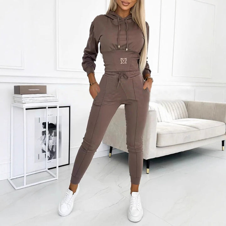 Octavia – Stylish Cotton Tracksuit with a Figure-Flattering Design